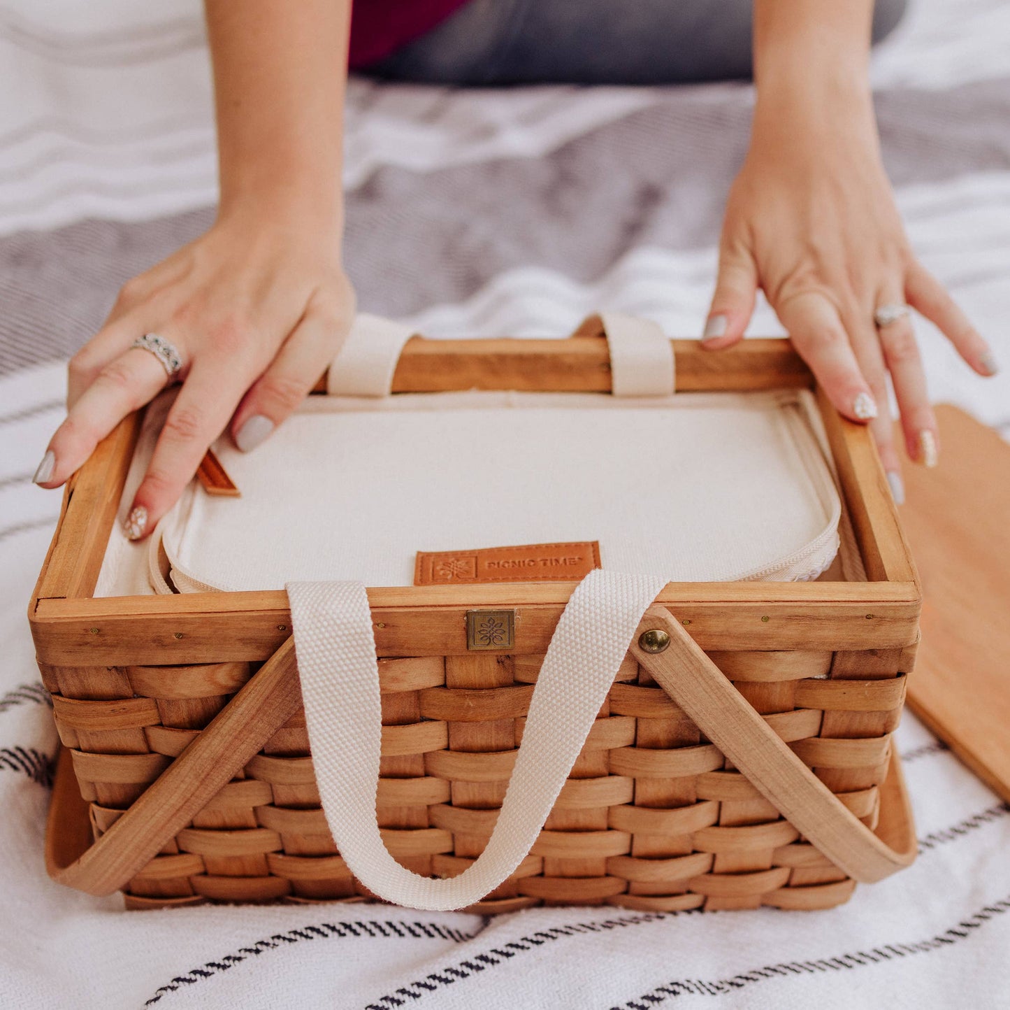 Poppy Personal Picnic Basket, (Beige)