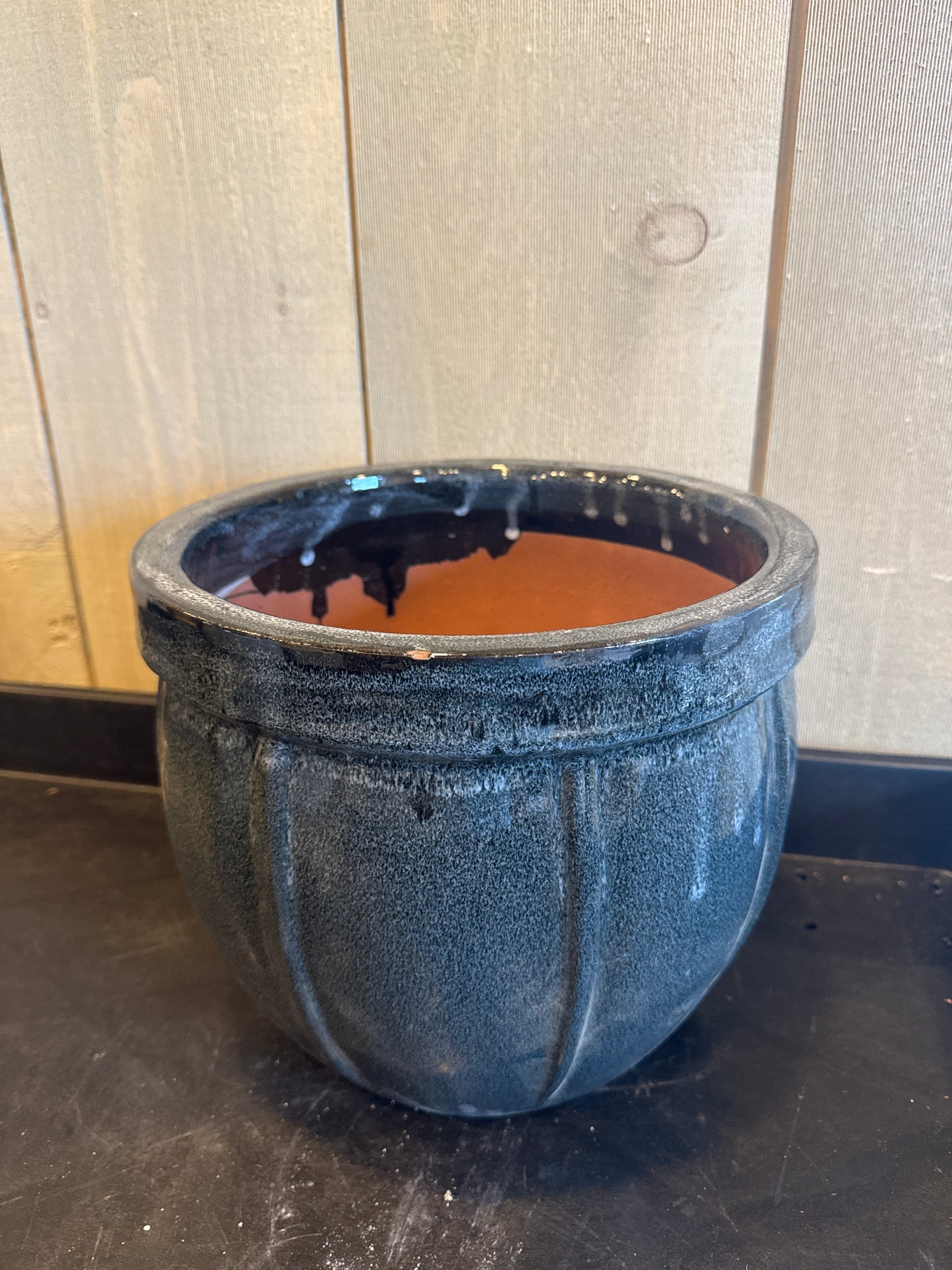 Planter Black or White
