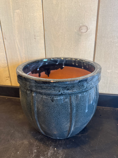 Planter Black or White